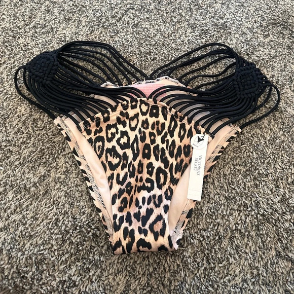 NWT Victoria’s Secret Swim VS Archives Macrame Brazilian Bikini Bottom, X Large - Picture 2 of 5